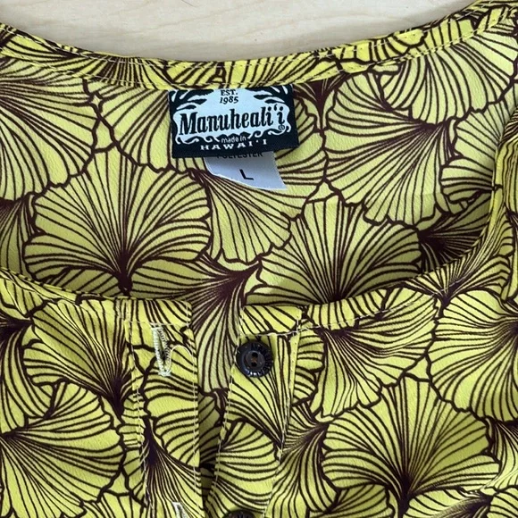 Manuheali’i top - Picture 2 of 3